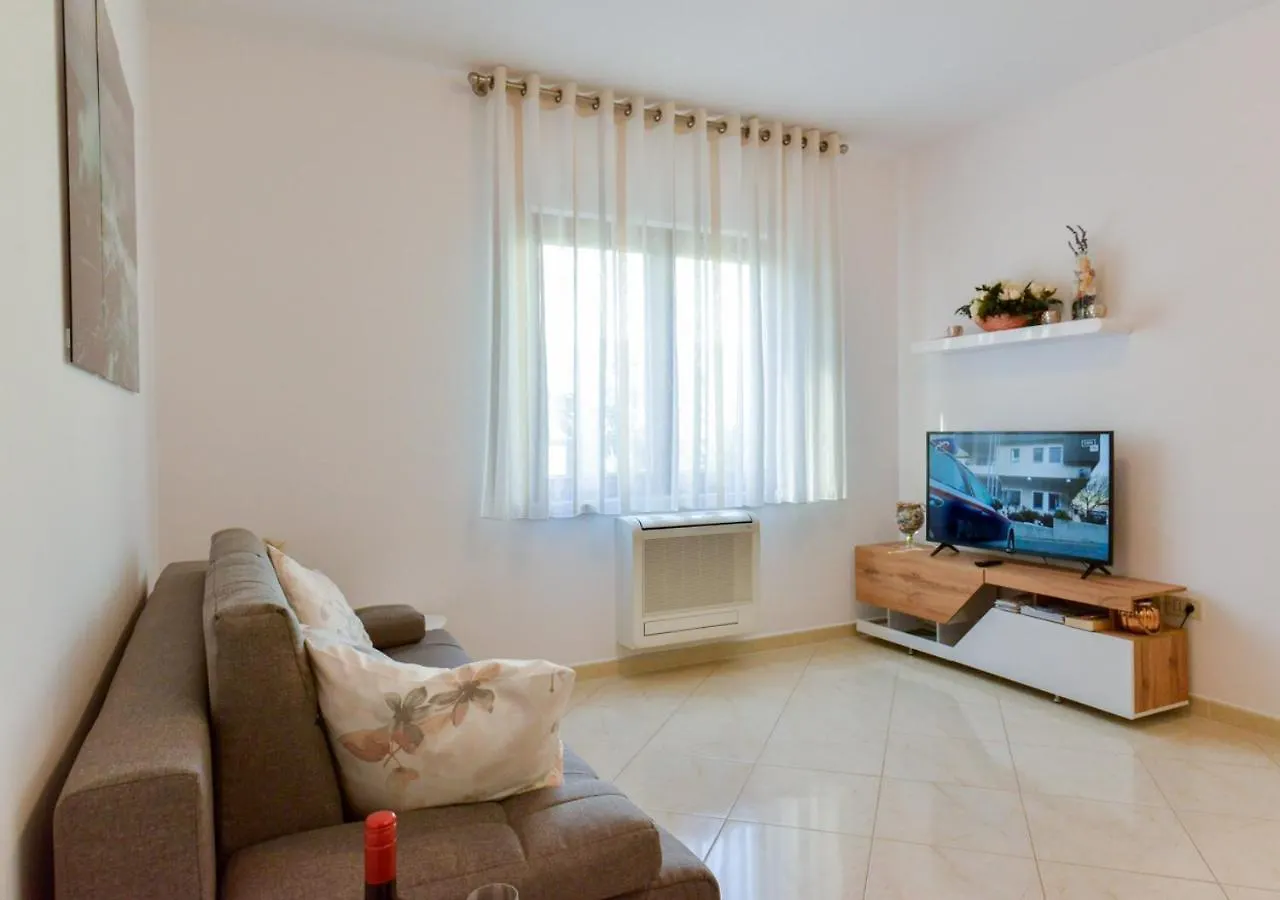 Apartments Leona Umag