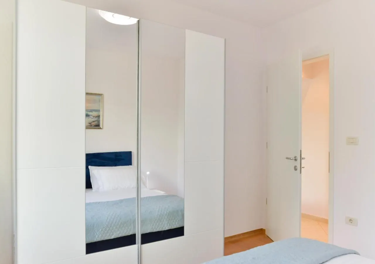Apartments Leona Umag