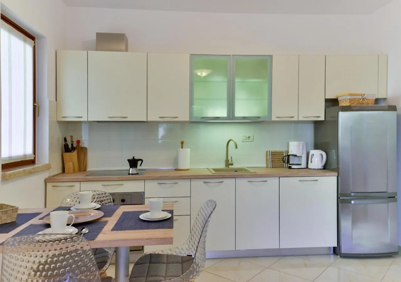 Apartments Leona Umag 0*,  Croatia