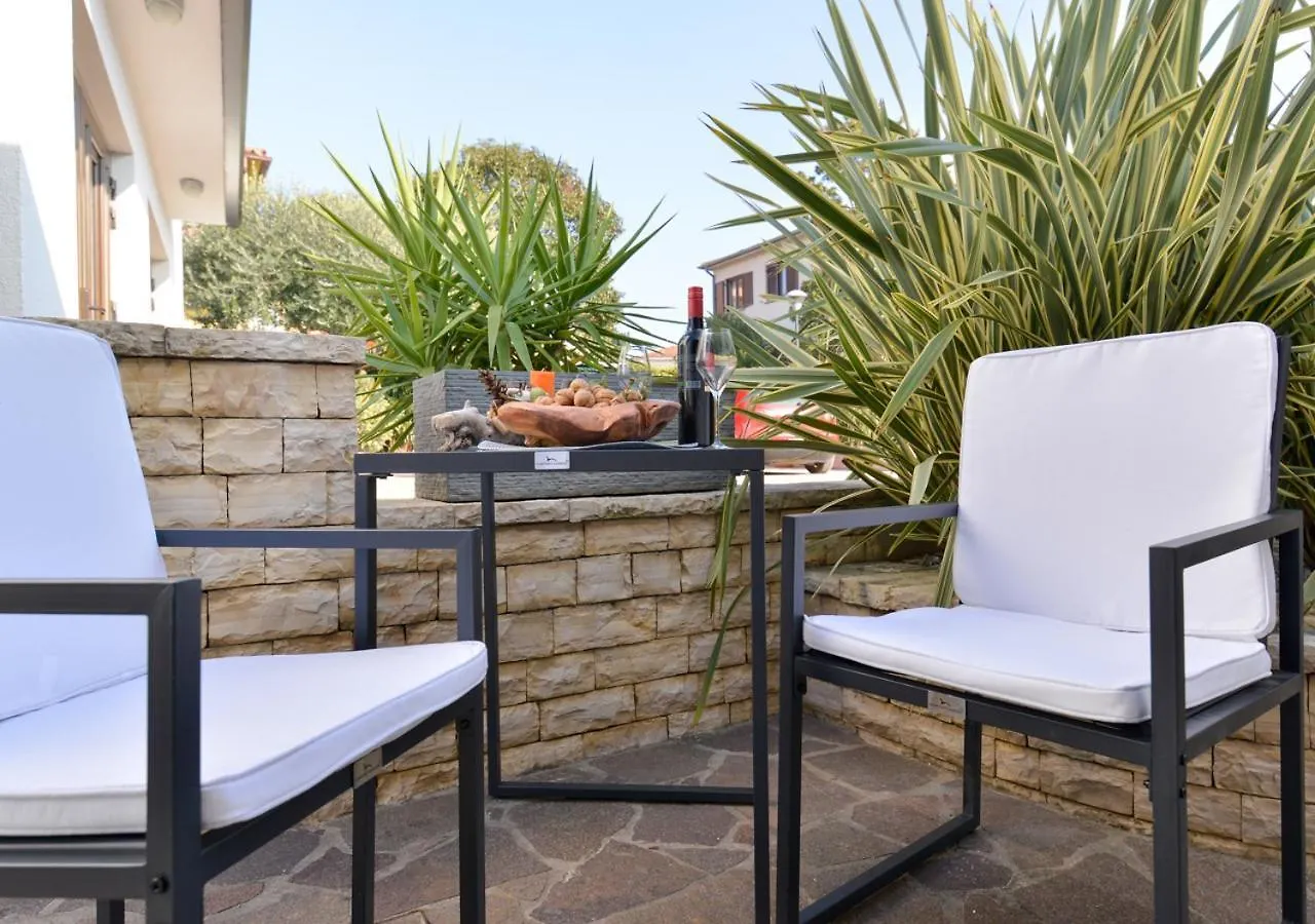 Apartments Leona Umag